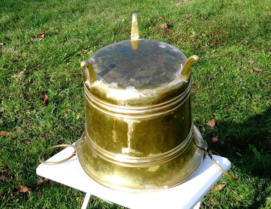Бронзова кашпа, саксия, котел, съд за дърва,менче 30 литра.