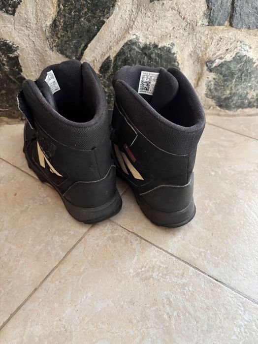 Нови детски ботуши