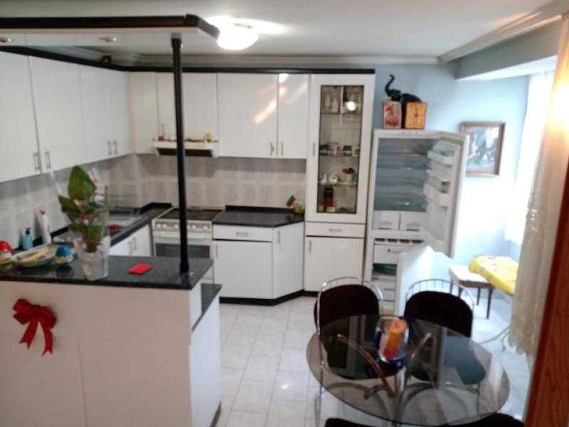 Дава се под наем Двустаен апартамент в Бургас, Център - 65 кв.м за 408 € - Снимка #1