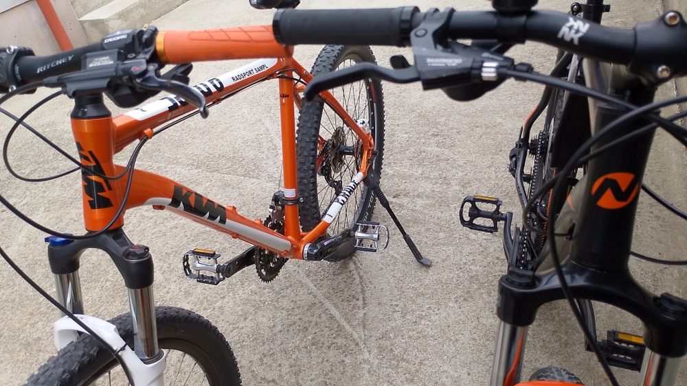 Vând 2 biciclete aproape noi