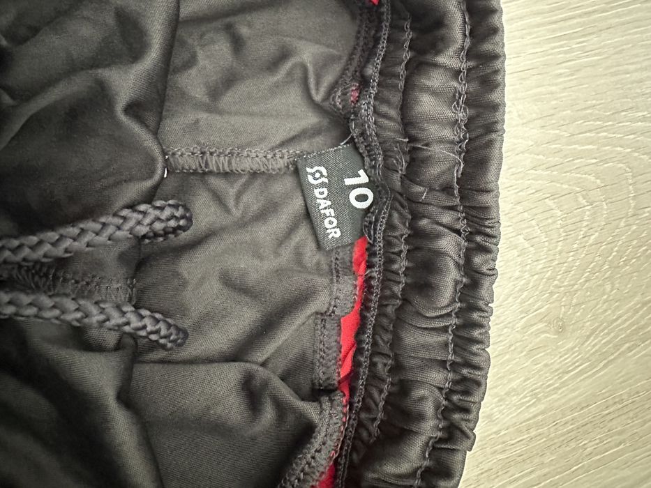 Pantaloni scuti Dafor