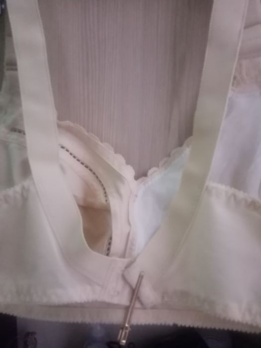 Продам бюстгальтера