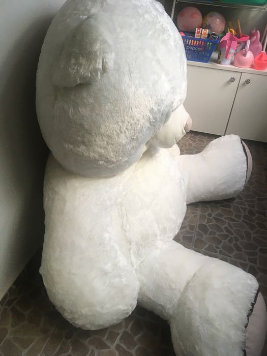 Голям плюшен мечок