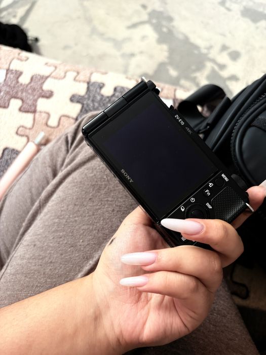 Продам Sony ZV-E10