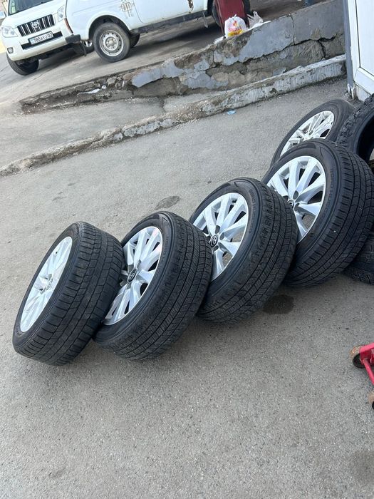 Продам диски с шинами зимние