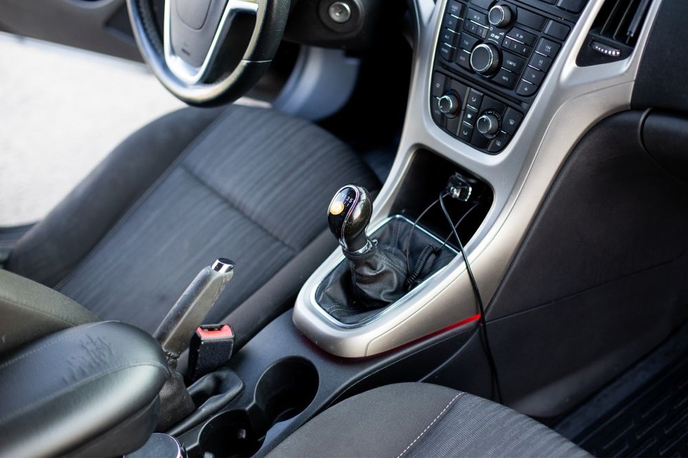OPEL Astra 2010 — imagine 4