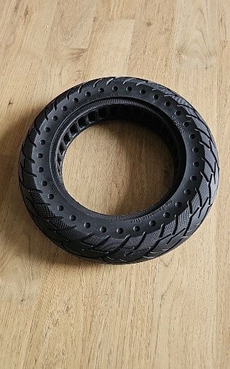 Гума за електричести скутер, 1 брой, непневматична плътна гума 10 x 2.