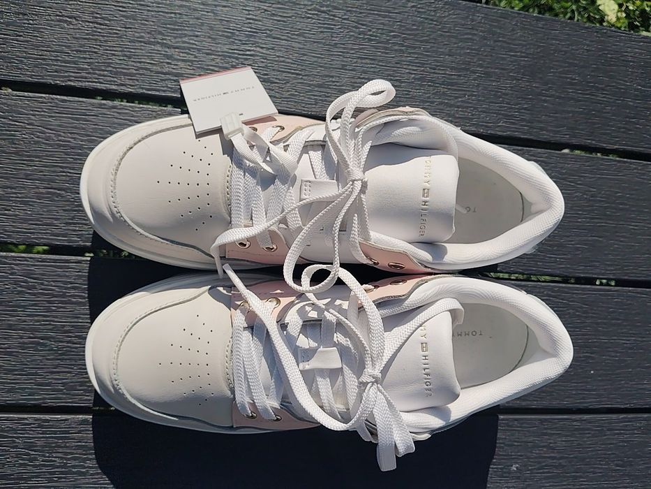 Дамски сникърси, кецове, кожени, Tommy Hilfiger, номер 40, НОВИ.