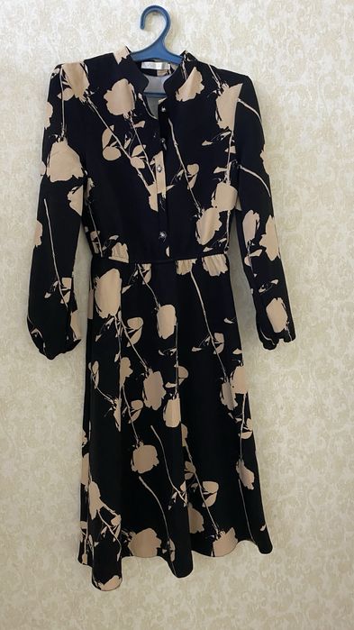 Продам платье  бу  размер 44  одевала 1 раз