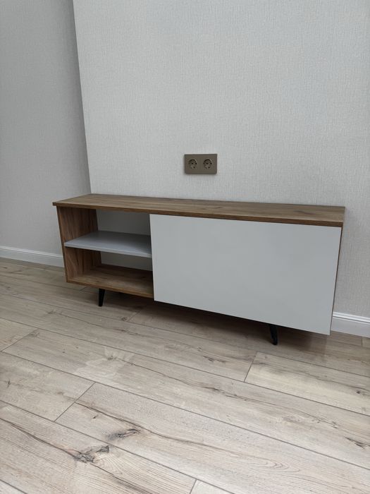 Полка под телевизор