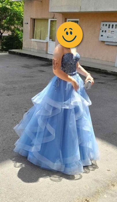 Синя бална рокля