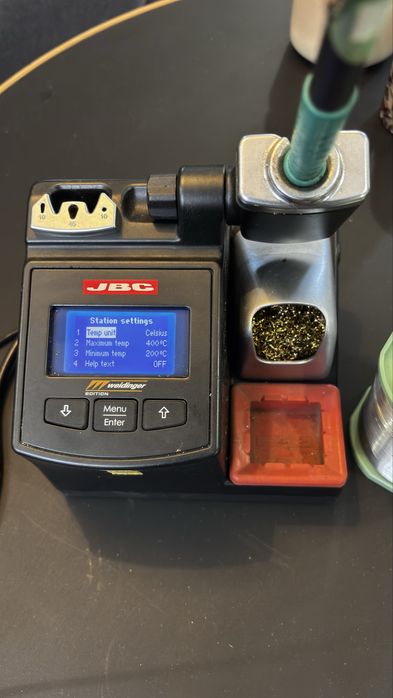 Statie profesionala de lipit JBC