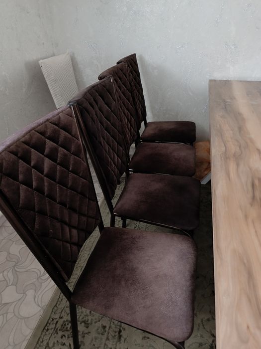 Стол со стульями