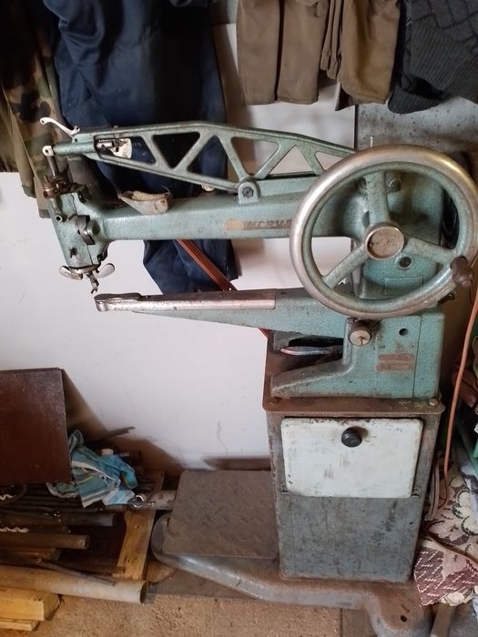 Продам сапожную машинку
