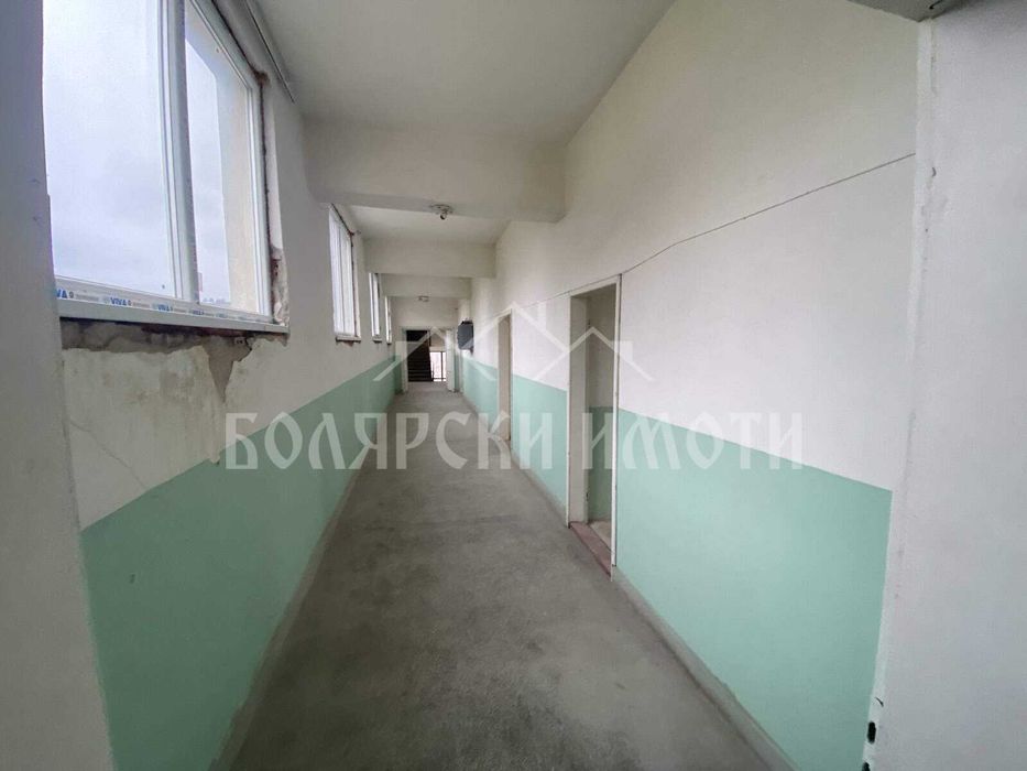 Търговска сграда в село Самоводене