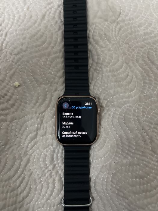 Это Apple Watch Series 6, GPS, 44 мм.