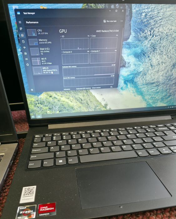 Laptop Lenovo  v 15