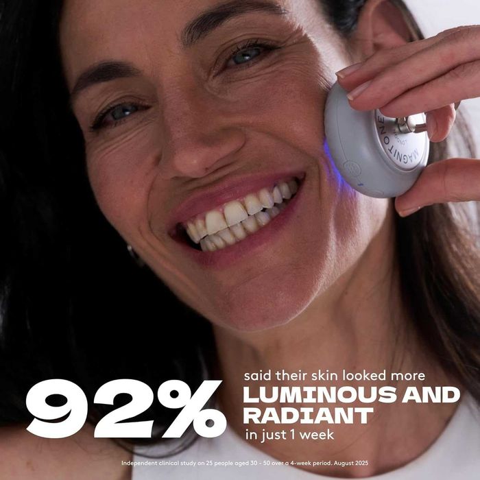 Устройство за тонизиране на лице Magnitone Pebble Pro с микроток и LED