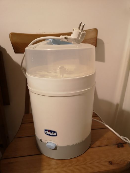 Sterilizator biberoane Chicco Chico