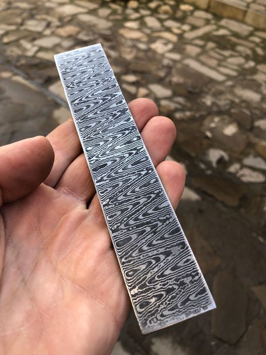 Парче от дамаска стомана