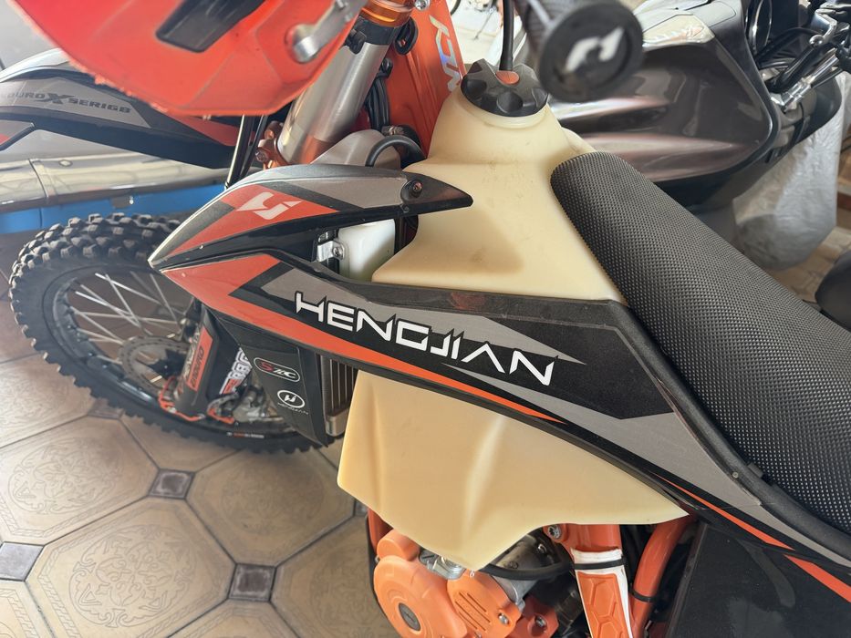 Продам мотоцикл хенжан NB300