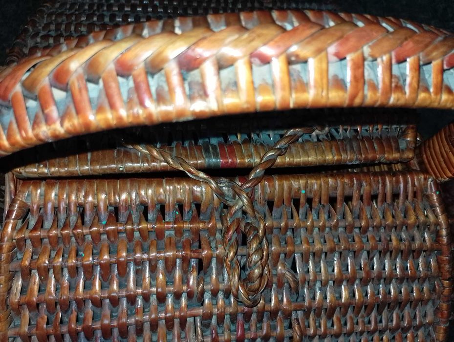 Кошница за пикник,дървена захарница на уплетена стойка