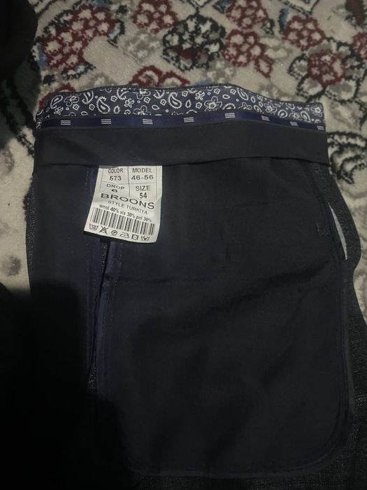 Kastyum shim sotiladi srochna