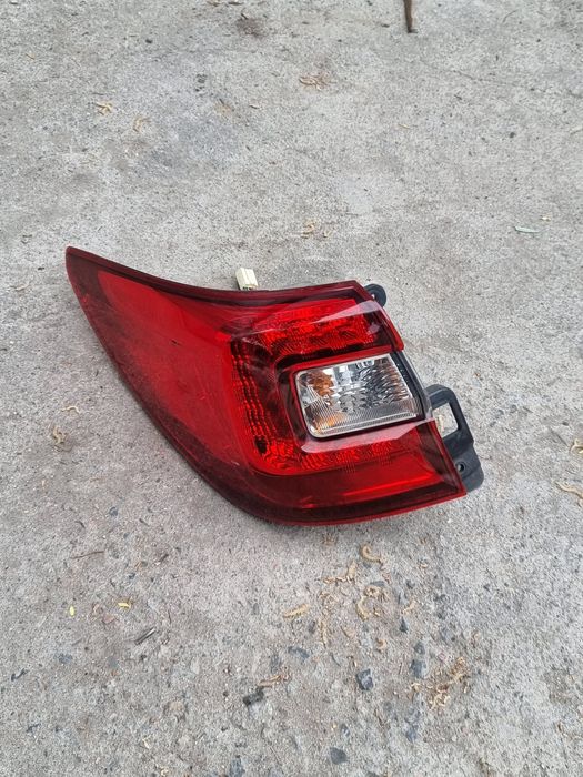 Задний фонарь на Subaru Outback BS