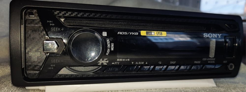 Продам автомагнитолу Sony