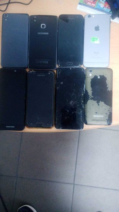 vand lot 10 telefoane defecte