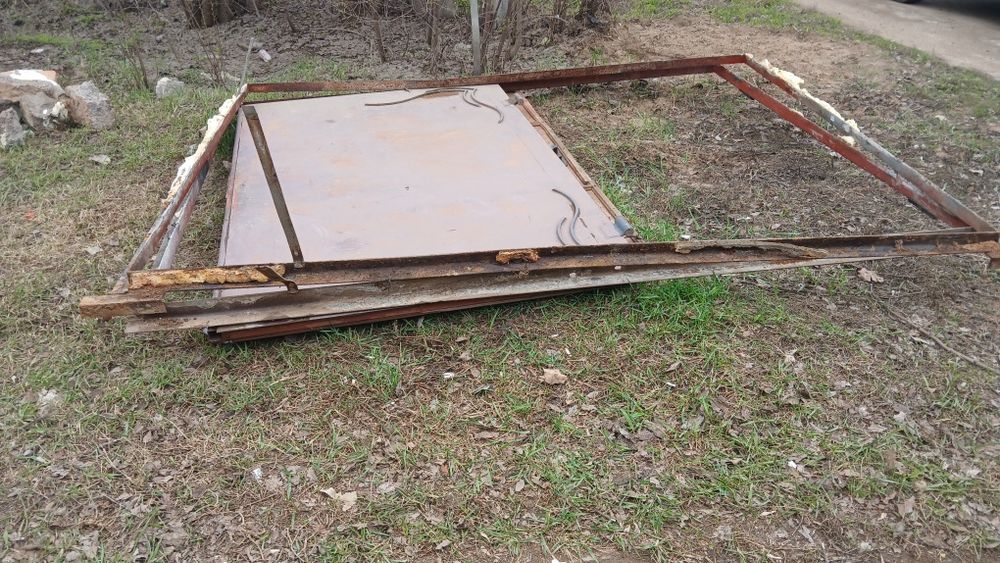 Продам ворота для гаража