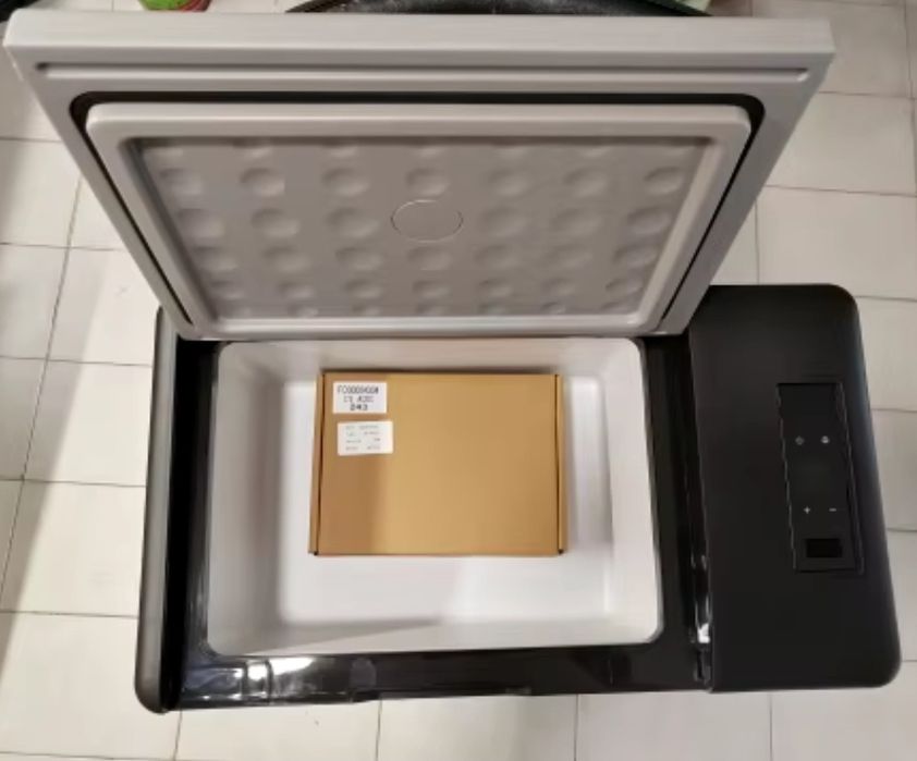 Хладилна чанта (фризер) с компресор 15 литра.