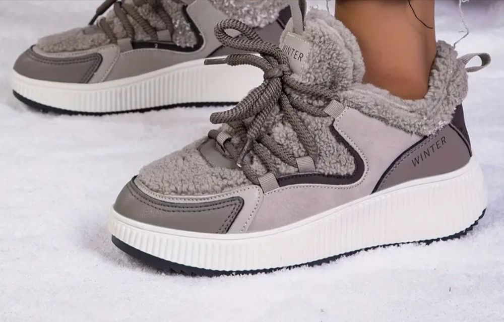 Кроссовки зимние женские  размер 39