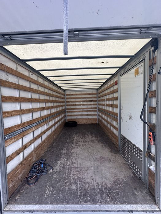 Отдавам бус/камион под наем на ден/седмица