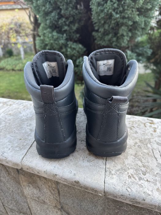 Дамски зимни обувки Nike Manoa Leather