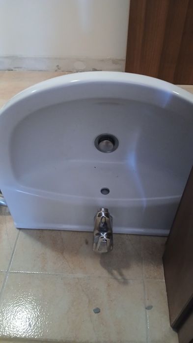 Мивка за баня със смесител за 25лв