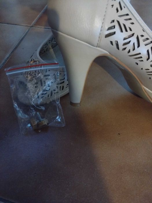 Обувки  на нисък ток