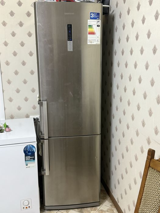 Продам холодильник самсунг