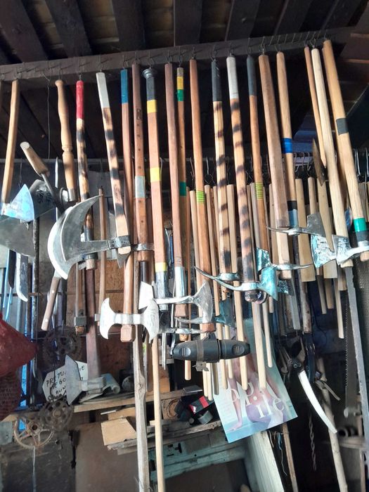 Topoare,sacuri, picoane, berde