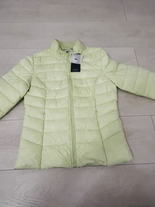 Geaca dama Marimea S Noua cu eticheta