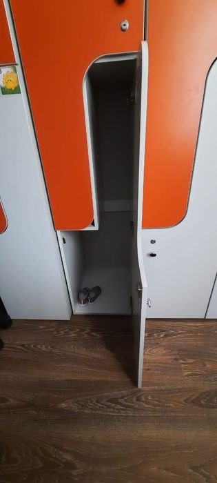 Продам шкафчики для раздевалки