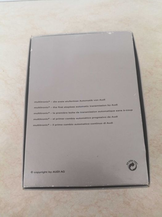 Figurina originala Elvis multitronic "The Fan"