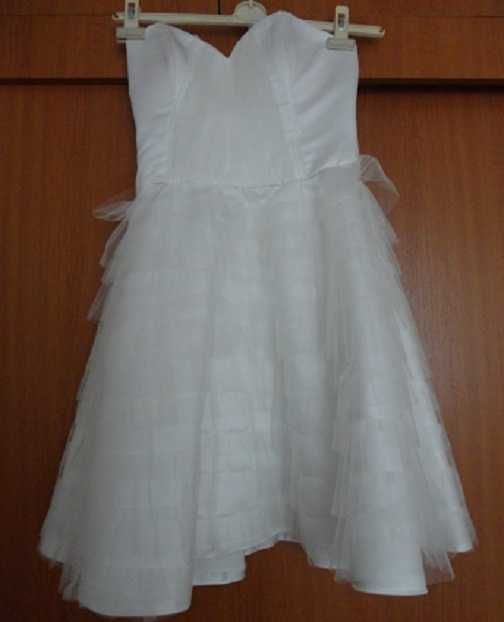 Rochii albe pentru evenimente speciale