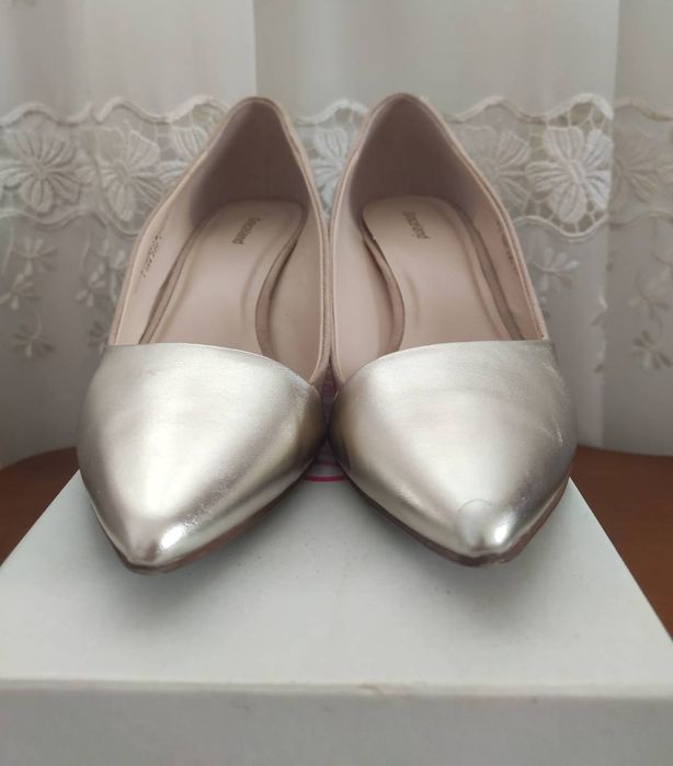 Дамски обувки с ток