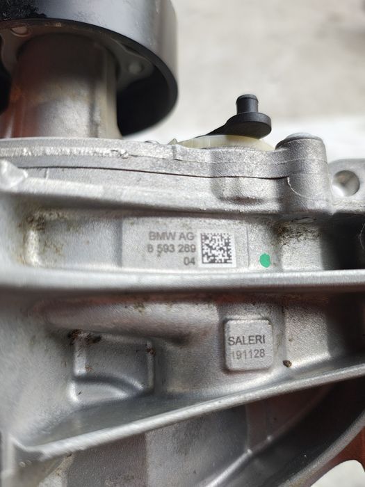 Pompa apa termostat cu suport BMW Seria 5 G30 B48B20B cod 8593269