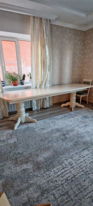 Стол для гостиной