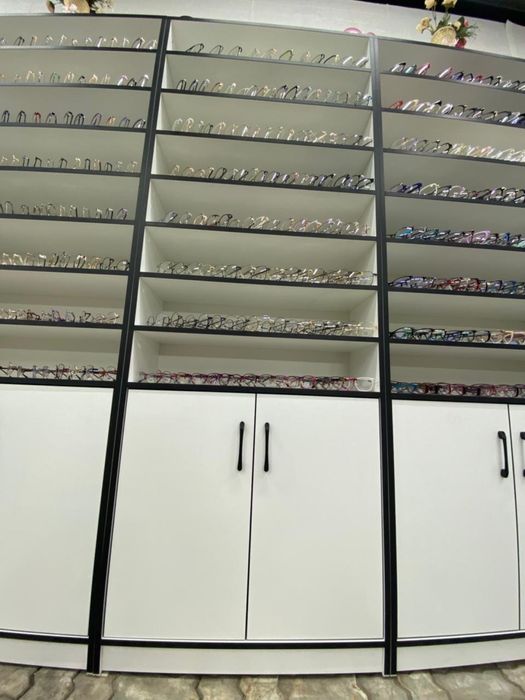 Продам срочно мебель для бизнеса