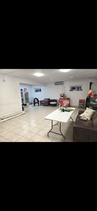 Închiriez spațiu 8×8  Poarta Albă