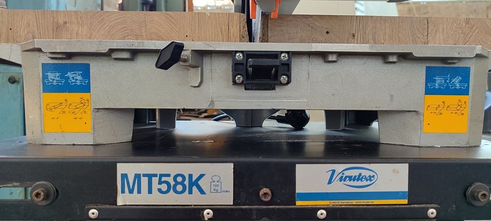 пендула със стойка и прахосмукачка