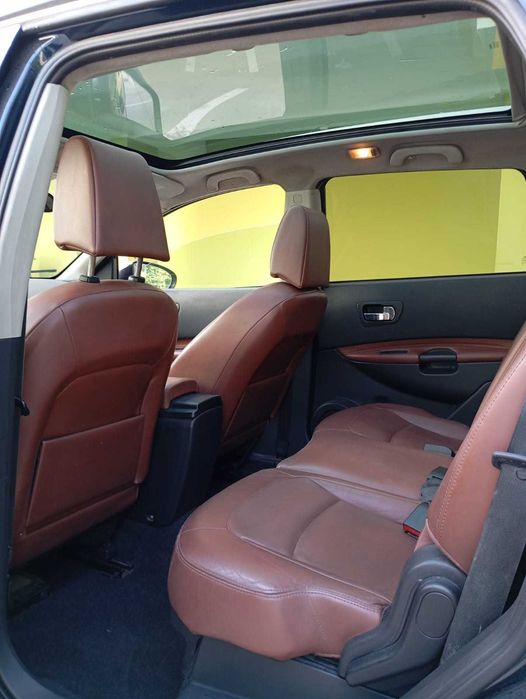 Nissan Qashqai 2.0 DCI 141 CP 4x4 cu 7 Locuri din 2010